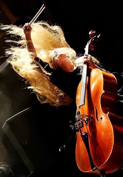 tumblr_n8uaoiHVGX1r2zs3eo1_400