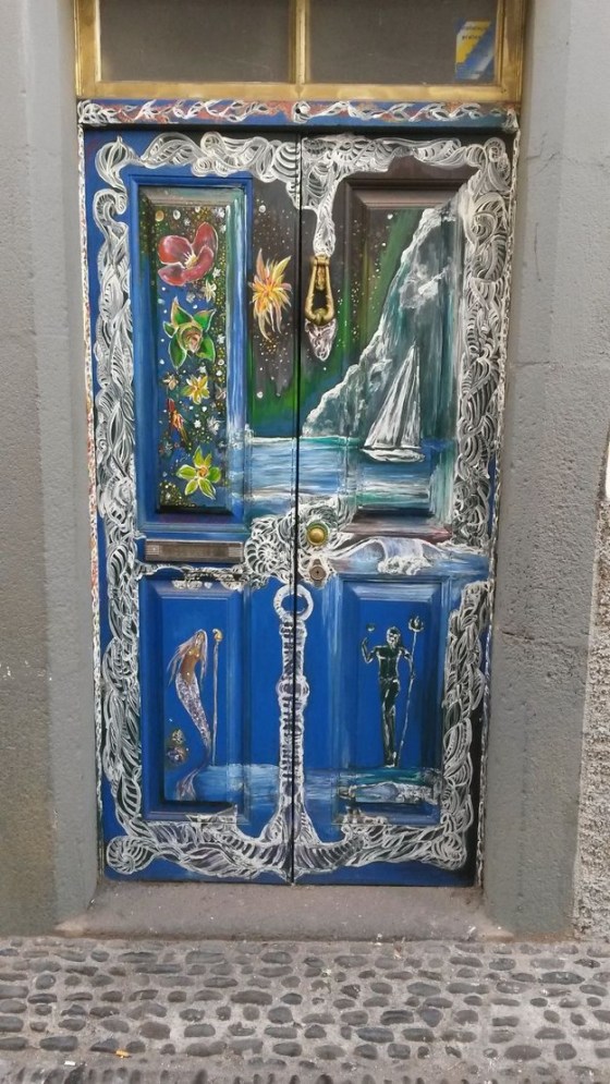 25 Beautiful Doors Around The World 009